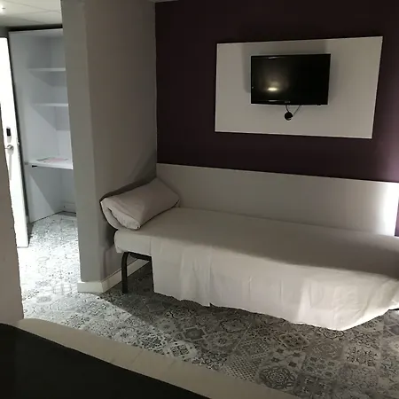 Boutique Bbb Auto Check In Μπένιντορμ