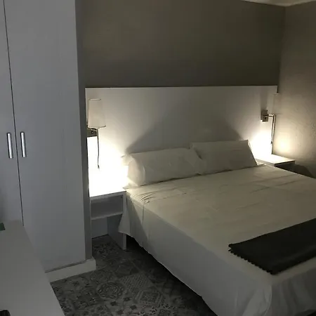 Guest house Hostal Boutique Bbb Auto Check In Benidorm