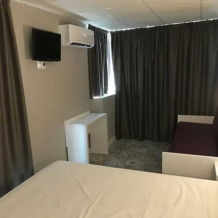 בית הארחה Boutique Bbb Auto Check In 3*